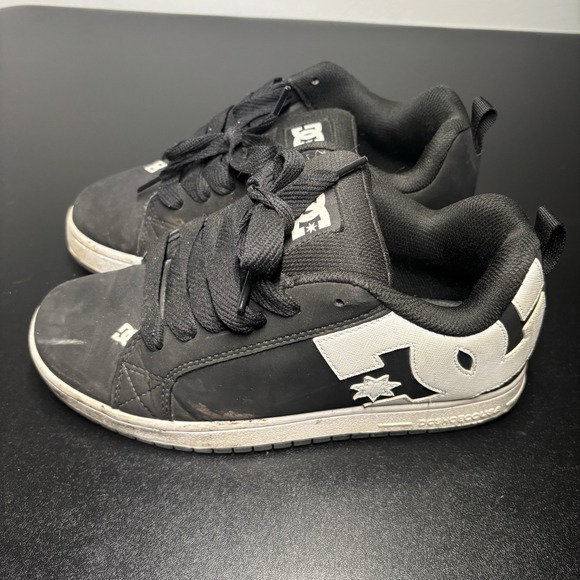 DC COURT GRAFFIK MEN'S Skate Shoes 300529 BLACK White Puffy Y2K Size 8.5 - Picture 1 of 8